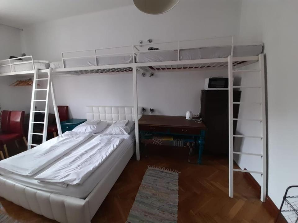 Rodzinna Przestrzen Dla 8 Osob 2 Pokoje Z Lazienka I Mini Aneksem Varşova Dış mekan fotoğraf